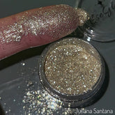 Glitter - Juliana Santana (Coleção Maquiadores do Brasil 2024)