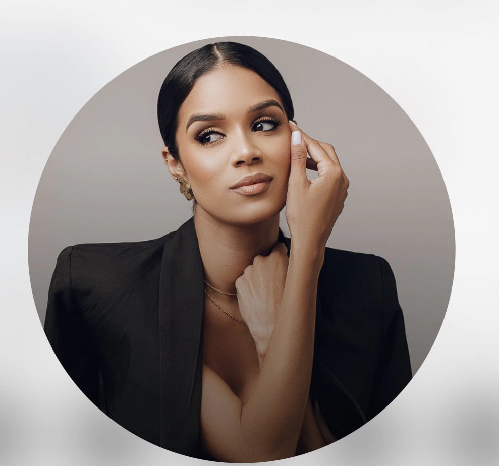 Glitter - Isabela Salgado (Coleção Maquiadores do Brasil 2024)