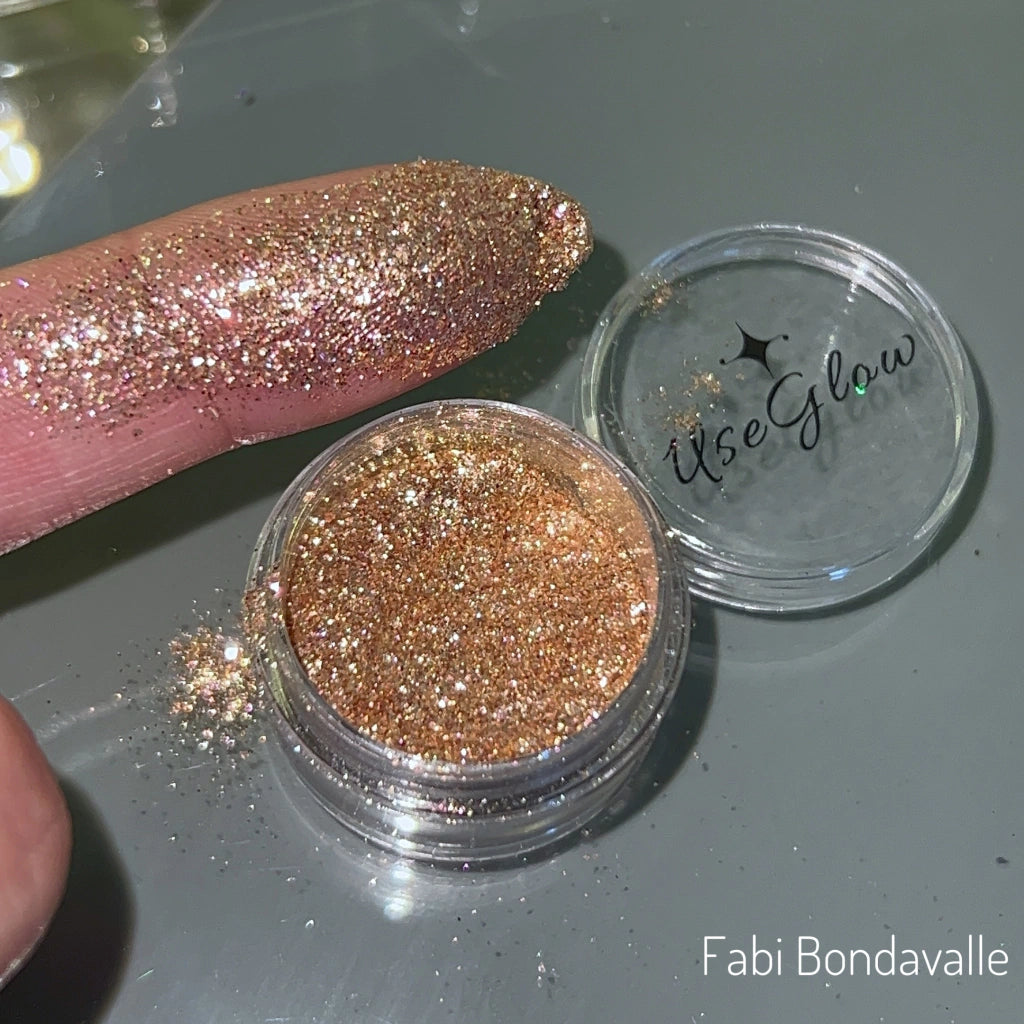 Glitter - Fabi Bondavale (Coleção Maquiadores do Brasil 2024)