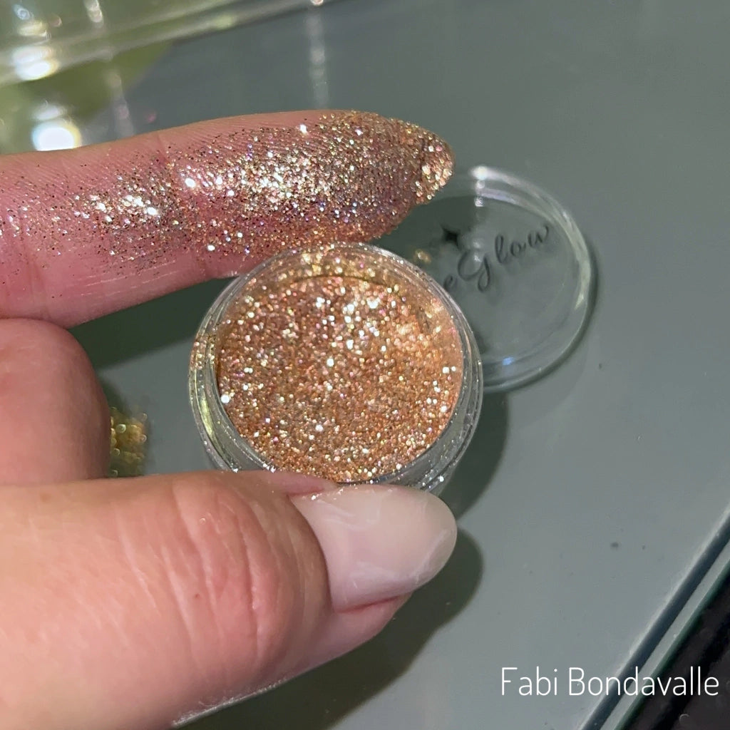 Glitter - Fabi Bondavale (Coleção Maquiadores do Brasil 2024)
