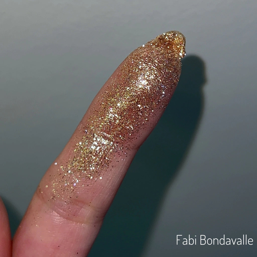 Glitter - Fabi Bondavale (Coleção Maquiadores do Brasil 2024)